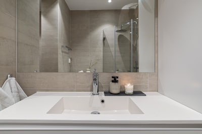 How To Choose The Right Bathroom Vanity